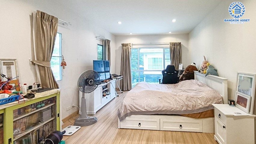 *****บ้านเดี่ยวมือสองย่านกรุงเทพฯ ม.เดอะแพลนท์ ซิมพลีส รามคำแหง หลังมุม! เนื้อที่เยอะจัดเต็มถึง 57 ตร.ว. ครบครันทุกฟังก์ชัน 4 ห้องนอน 3 ห้องน้ำ 2 ที่จอดรถ บนทำเลเข้าเมืองง่าย ใกล้เดอะมอลล์ รามคำแหง และทางด่วน "ศรีรัช" พลาดไม่ได้เด็ดขาด